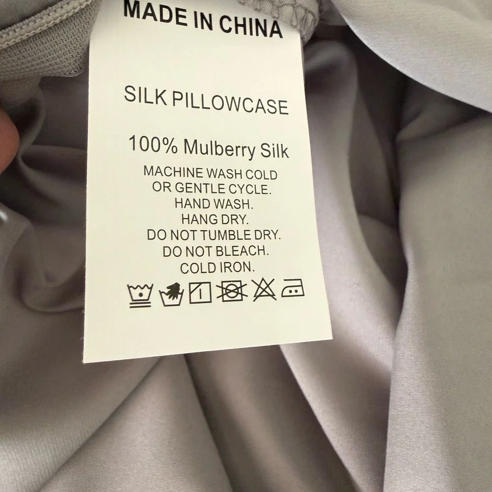 Luxurious silk Gray/silver Pillowcase Set size queen - Picture 10 of 12